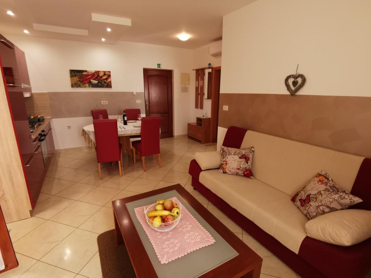 Apartmani Berber Babici Экстерьер фото